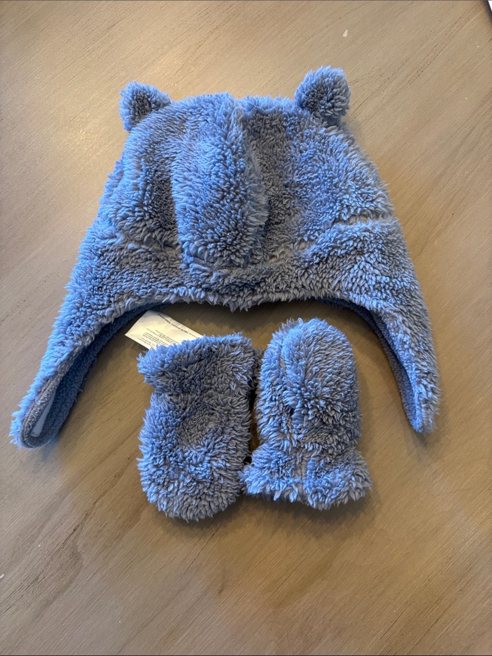 0-9M Earflap Hat and Mittens Set - Very Gently Used